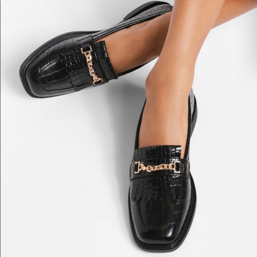 Boohoo Croc Chain Detail Loafers